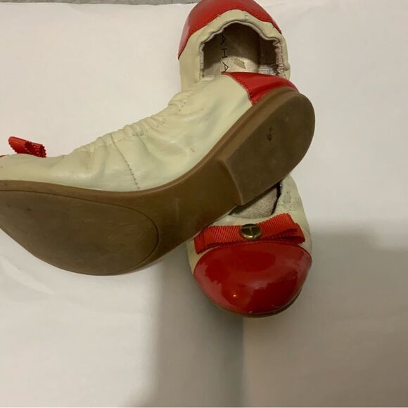Tahari Gibson Red & Cream Ballet Flats Size 6 - Picture 6 of 6
